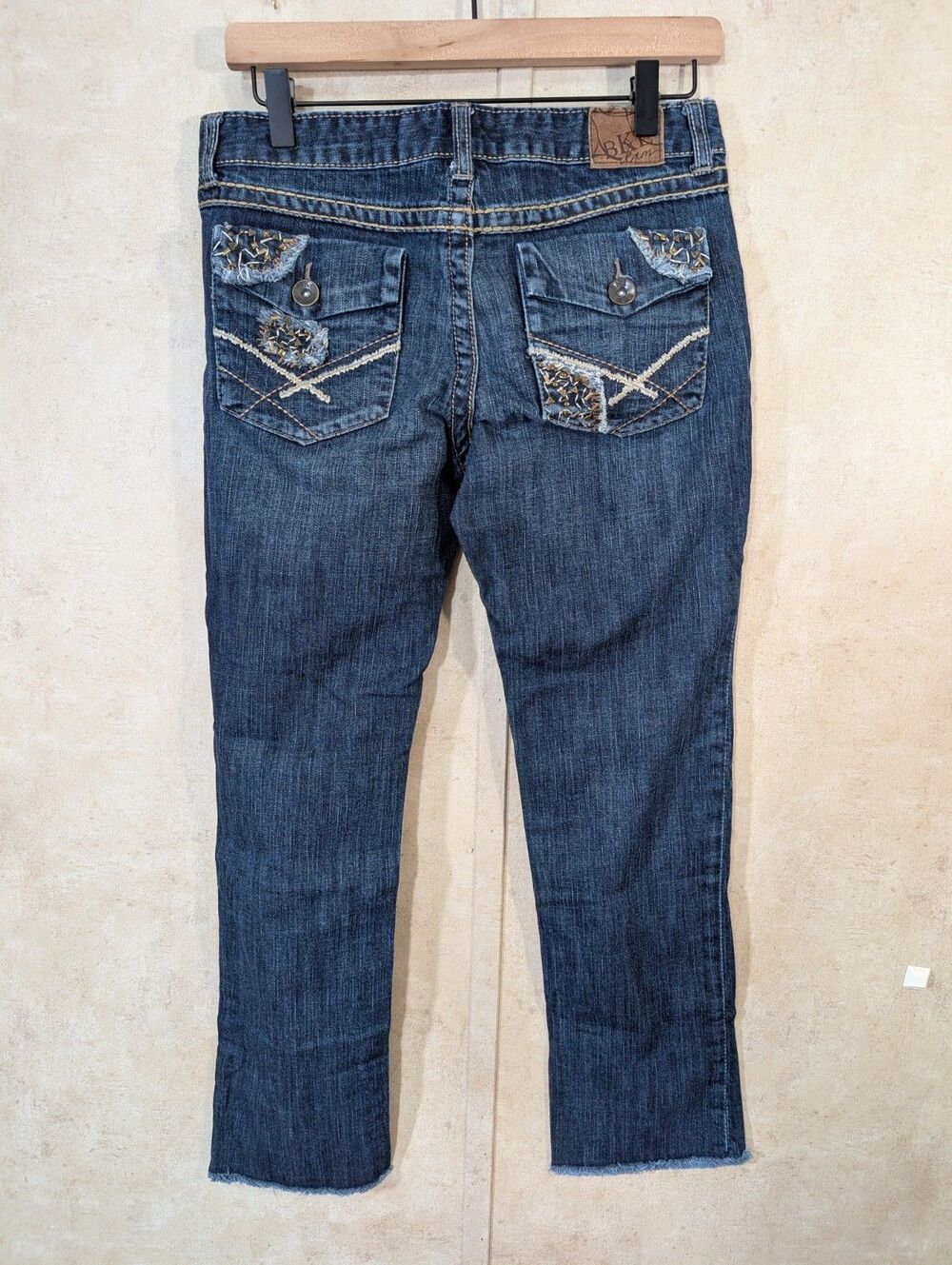 BKE Lexi Crop Jeans Womens 29 Blue Raw Hem Stretch Bling Buckle Denim Casual - Picture 2 of 10